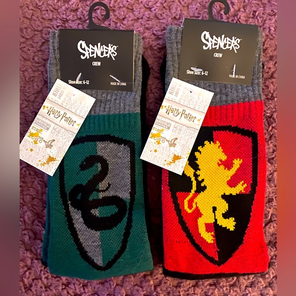 Spencer's Accessories - NWT Spencer’s Harry Potter Gryffindor and Slytherin Crew Socks.